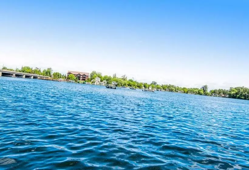 ホテル Lake Minocqua Lakeview