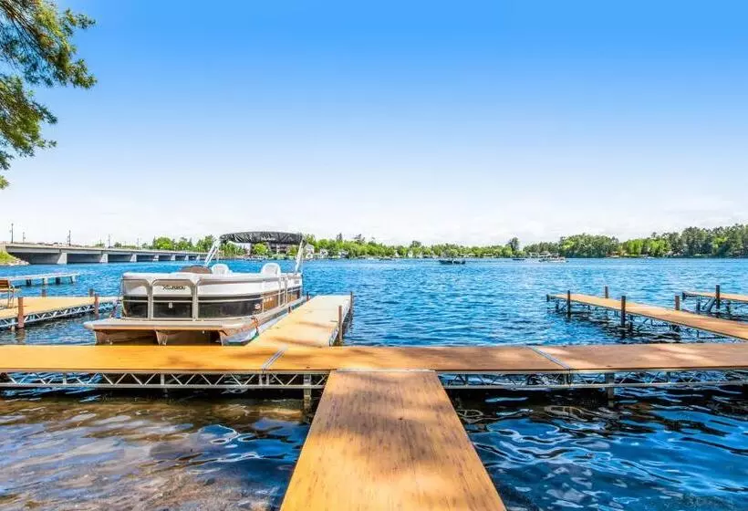 ホテル Lake Minocqua Lakeview