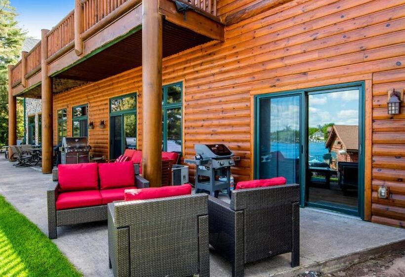 هتل Lake Minocqua Lakeview