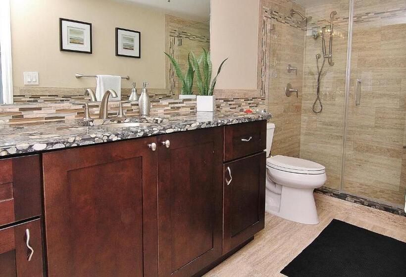 فندق Lighthouse Pointe 402