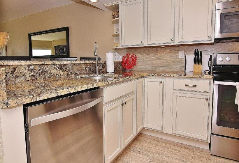 فندق Lighthouse Pointe 402