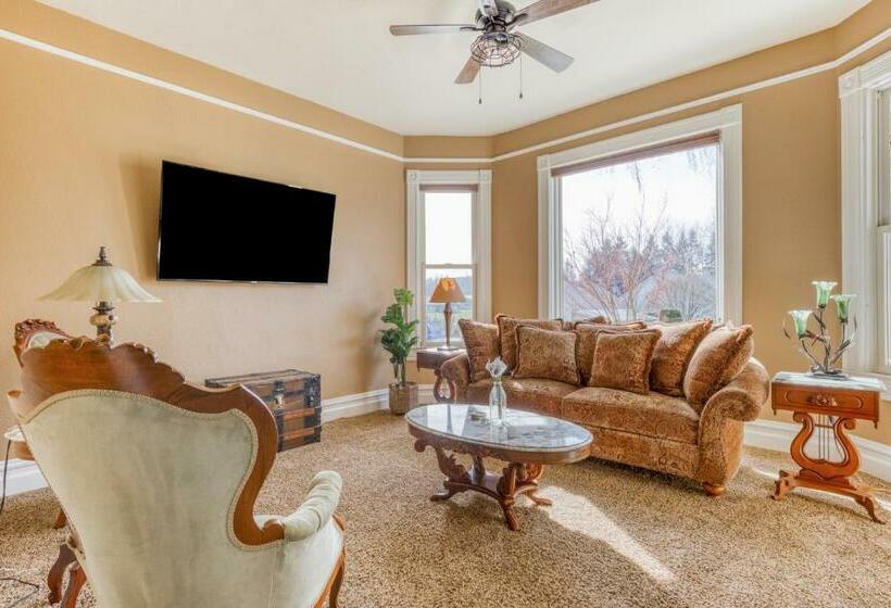 Hotel Shamrock Splendor