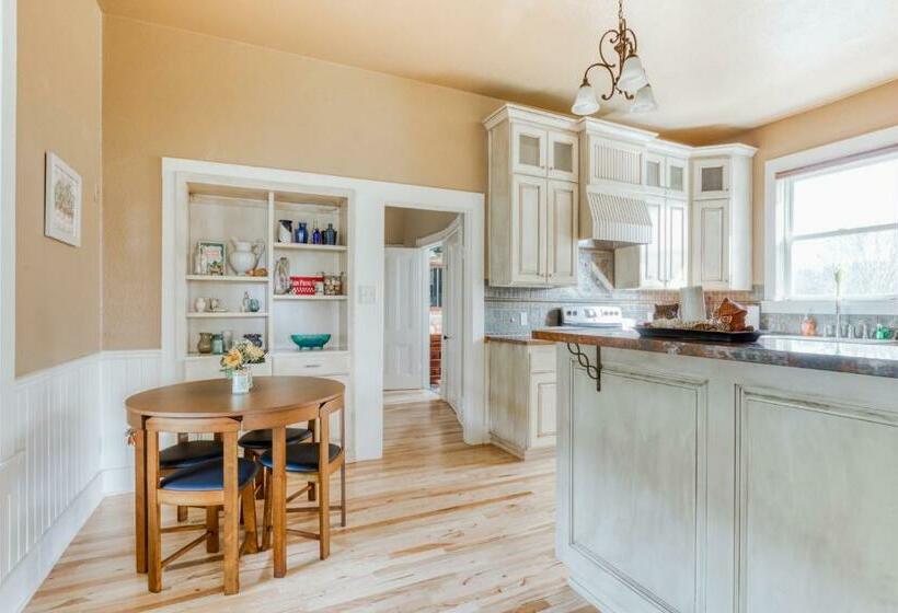 Hotel Shamrock Splendor