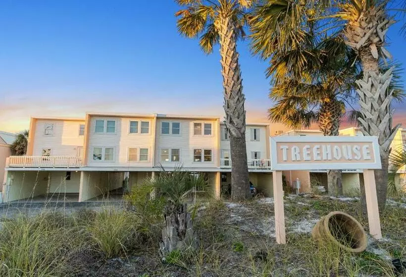 ホテル Treehouse Townhome