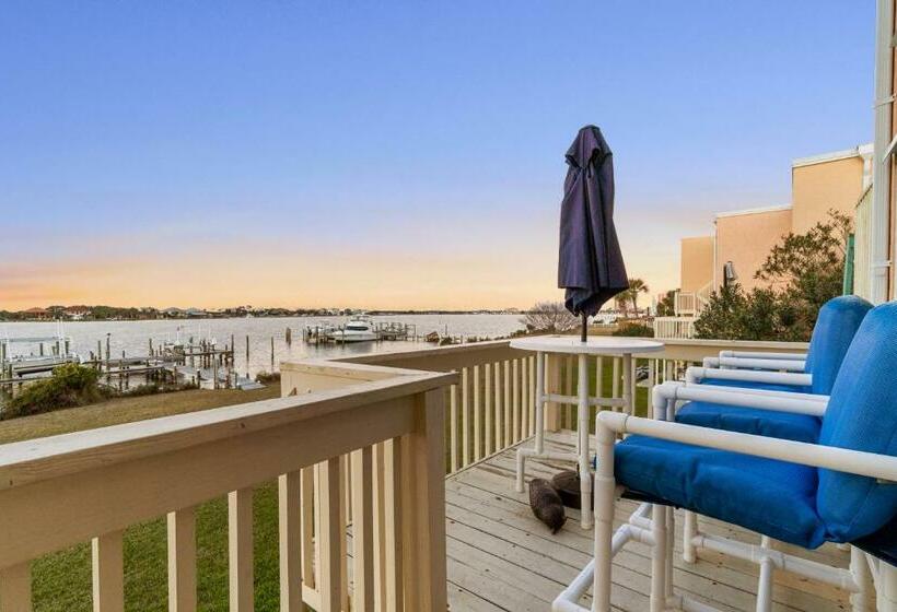 בית מלון כפרי Treehouse Townhome