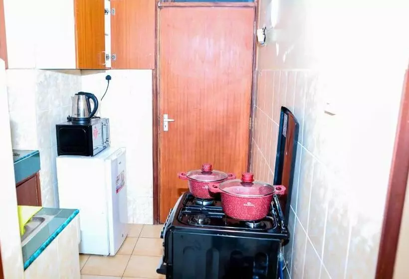 تختخواب و صبحانه Tiamcy Homes