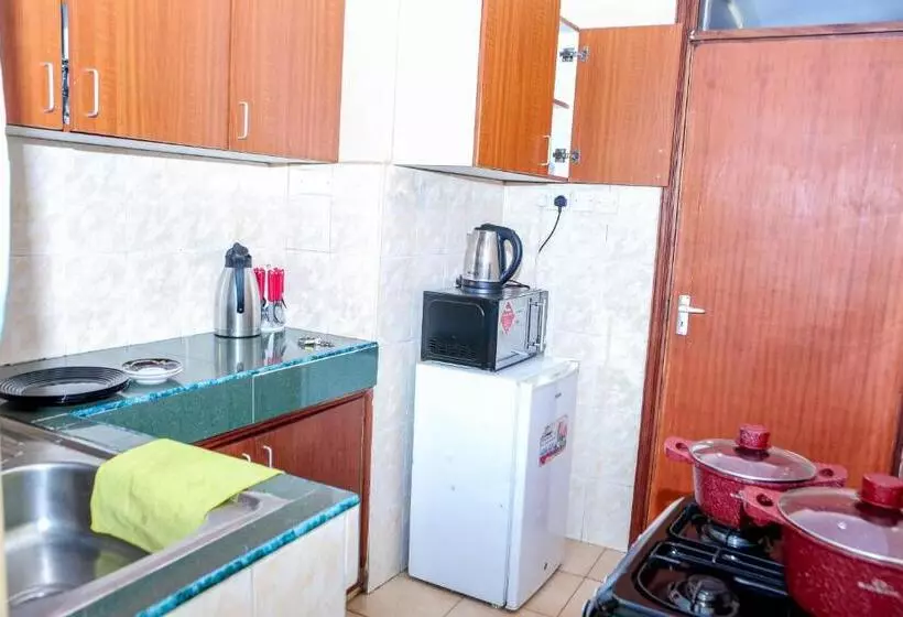 تختخواب و صبحانه Tiamcy Homes