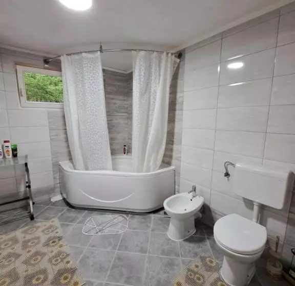 هتل Mala Farma Nani