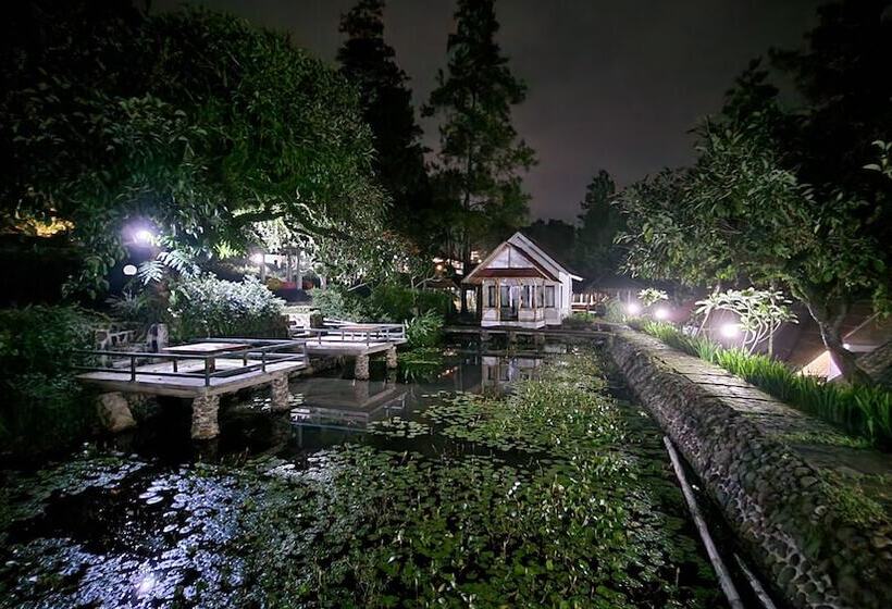 Szálloda Bukit Alamanda Resort & Resto