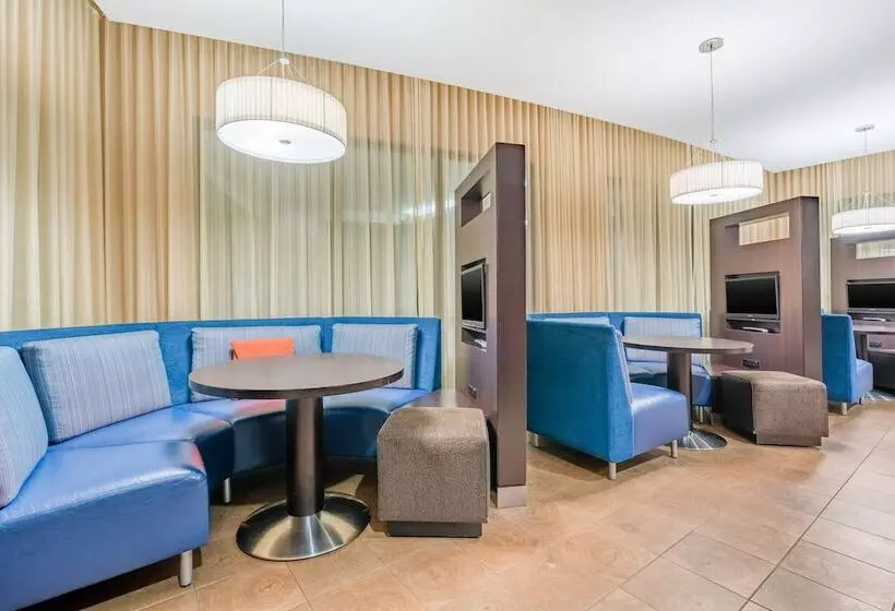 Отель Courtyard By Marriott Wilkes Barre Arena