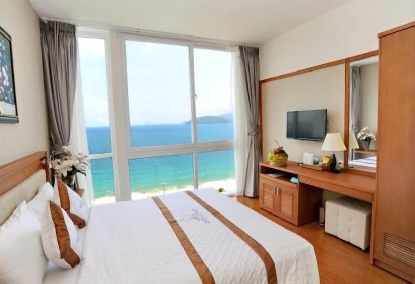 هتل Dendro Beachfront