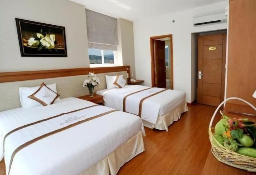 هتل Dendro Beachfront