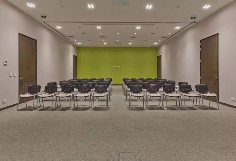 ホテル Holiday Inn Express Yopal, An Ihg