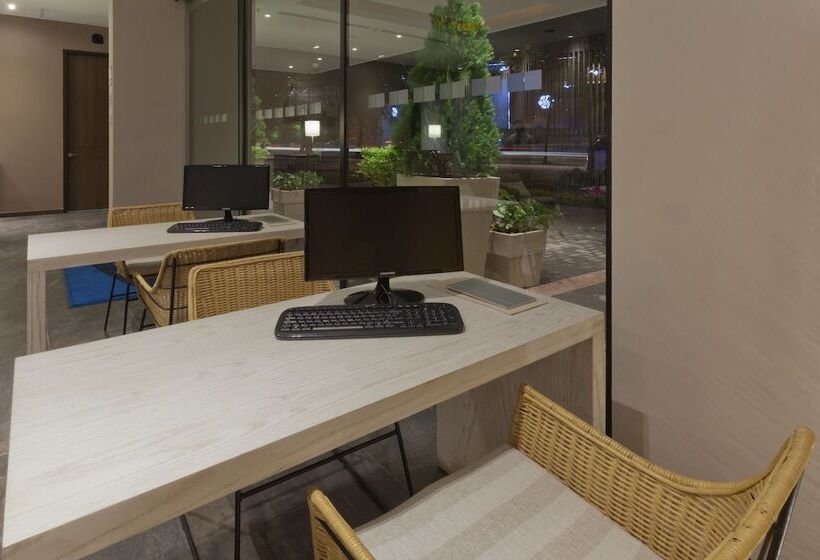 Hotel Holiday Inn Express Yopal, An Ihg