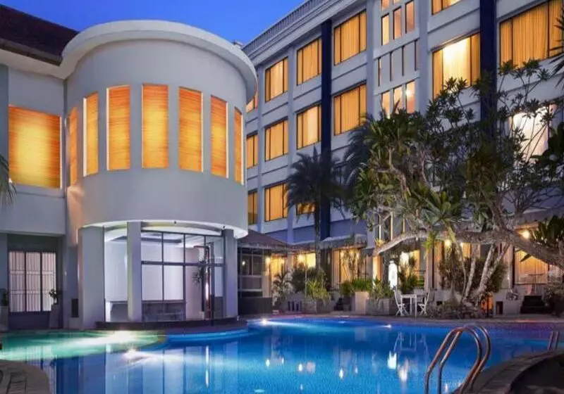 ホテル Rattan Inn Banjarmasin