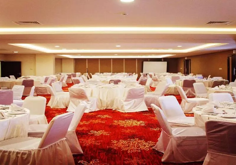 هتل Swissbelinn Malang