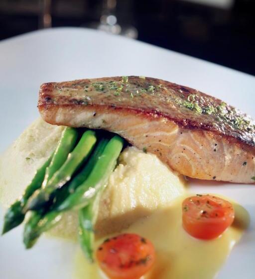 בית מלון כפרי The Grove Suites By Grand Aston