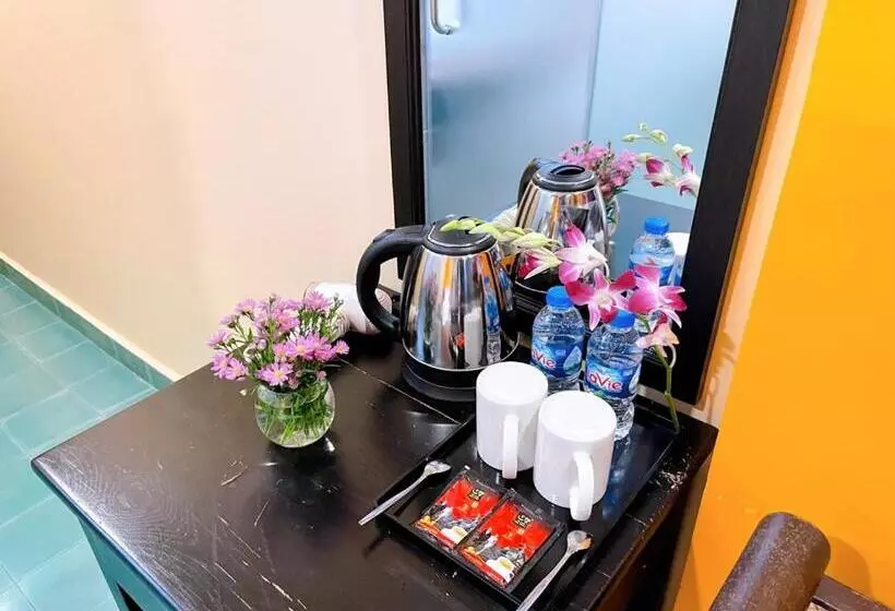 Ipeace Hotel   Bùi Viện Walking Street