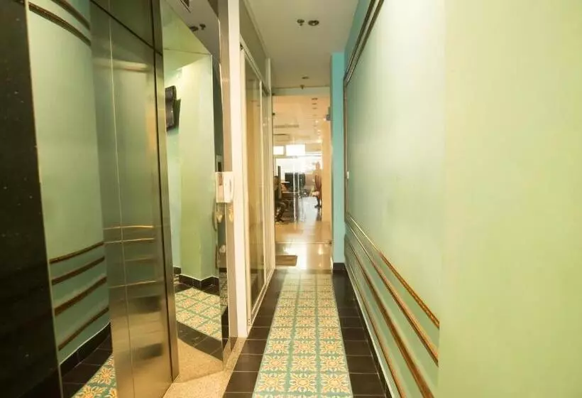 Ipeace Hotel   Bùi Viện Walking Street