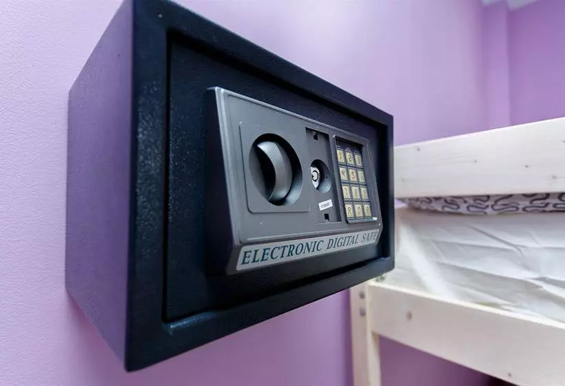 Landmark Hostel on Novoslobodskaya