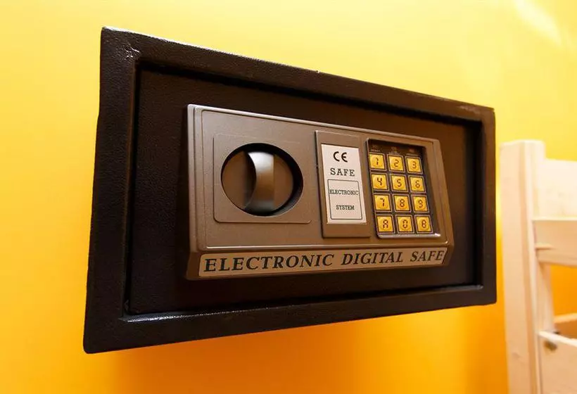 Landmark Hostel on Novoslobodskaya