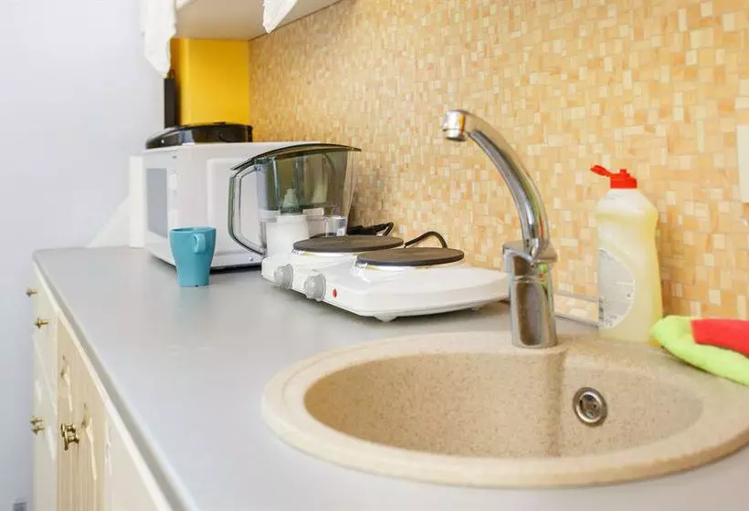 Landmark Hostel on Novoslobodskaya