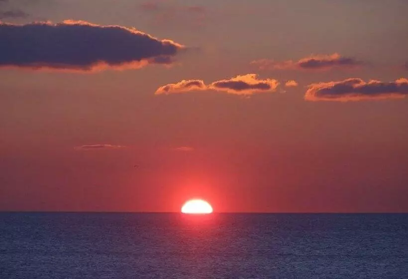 Lindisfarne Holiday Apartments Families & Couples Only