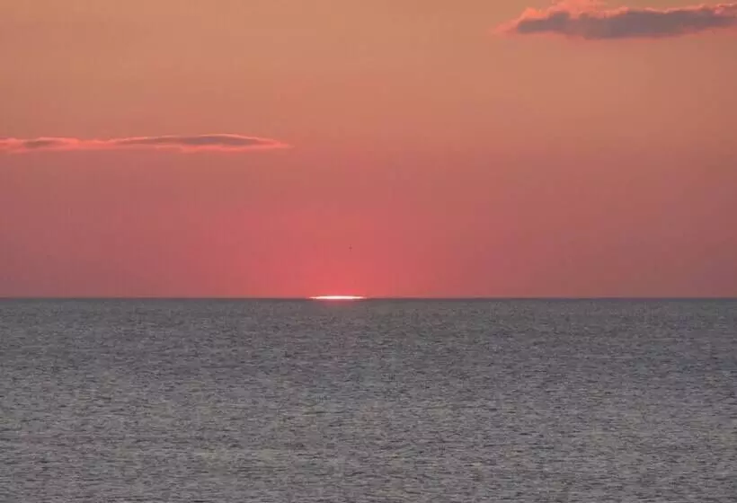 Lindisfarne Holiday Apartments Families & Couples Only