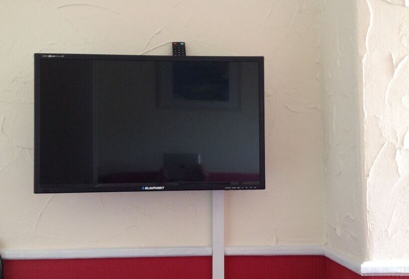 Lindisfarne Holiday Apartments   Families & Couples Only