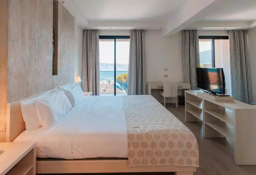 Palmon Bay Hotel & Spa