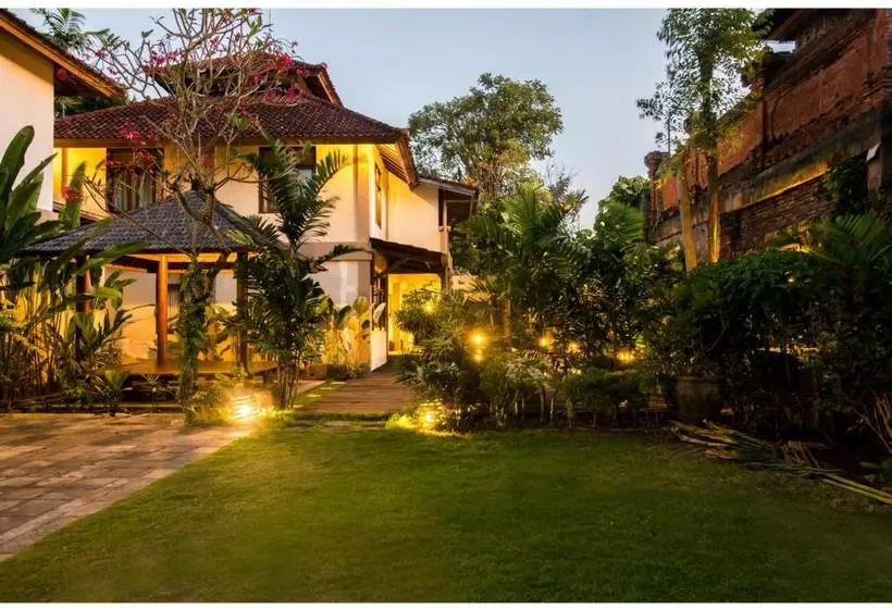 Pensionat Collection O 91300 Sunny Side Villa