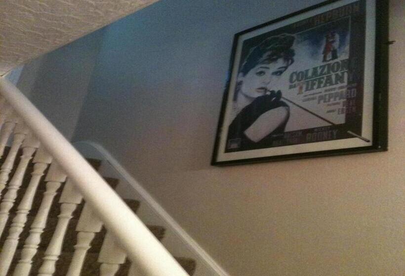 بنسيون The Grosvenor Guest House