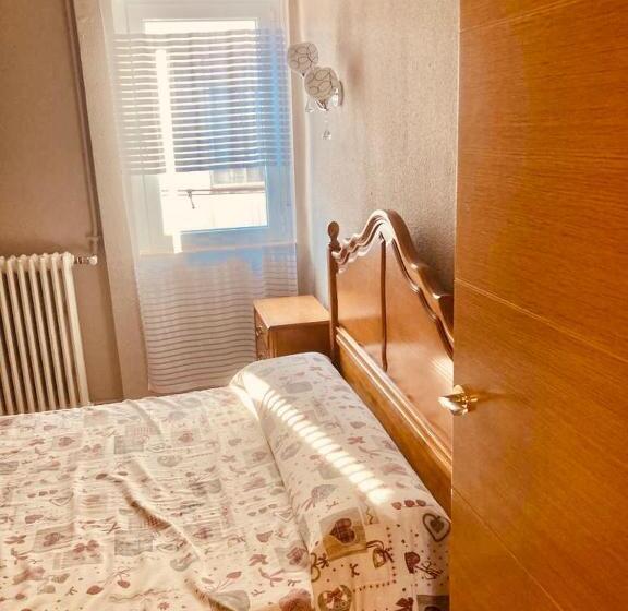 Bed and Breakfast Habitación Doble En Apartamento De 3 Habitaciones