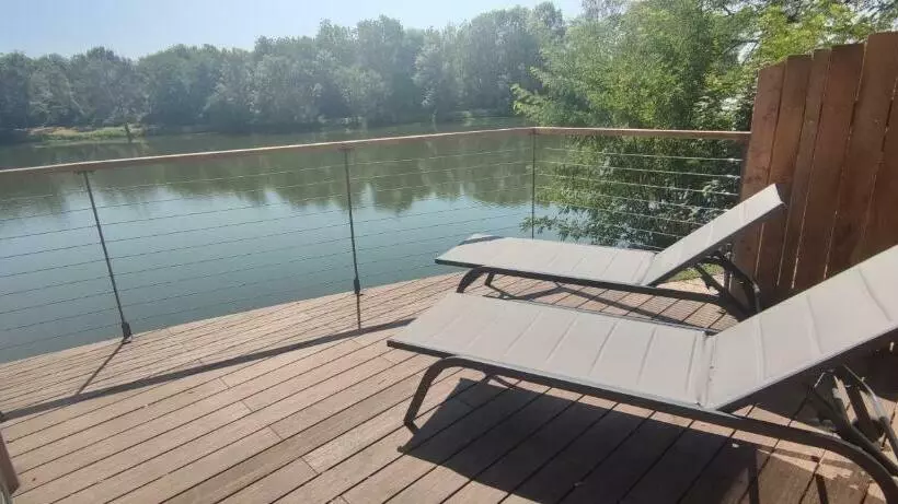 ベッドアンドブレックファースト L Antoinette Chalet Sur Pilotis En Bord De Saône Avec Spa Privatif