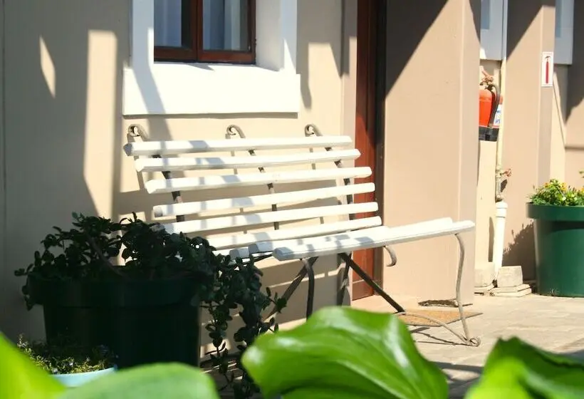 هتل The Residence At Villa Wiese