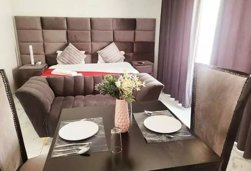 ペンション The Pearls Guest House