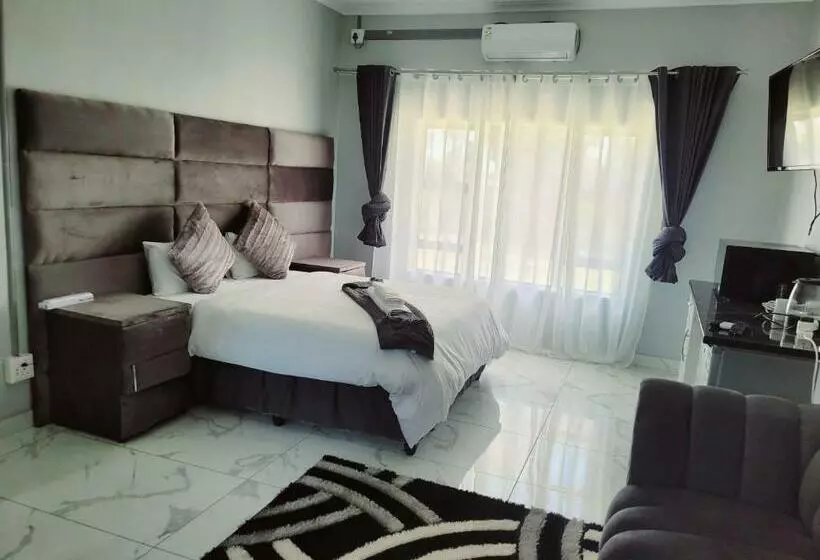 ペンション The Pearls Guest House