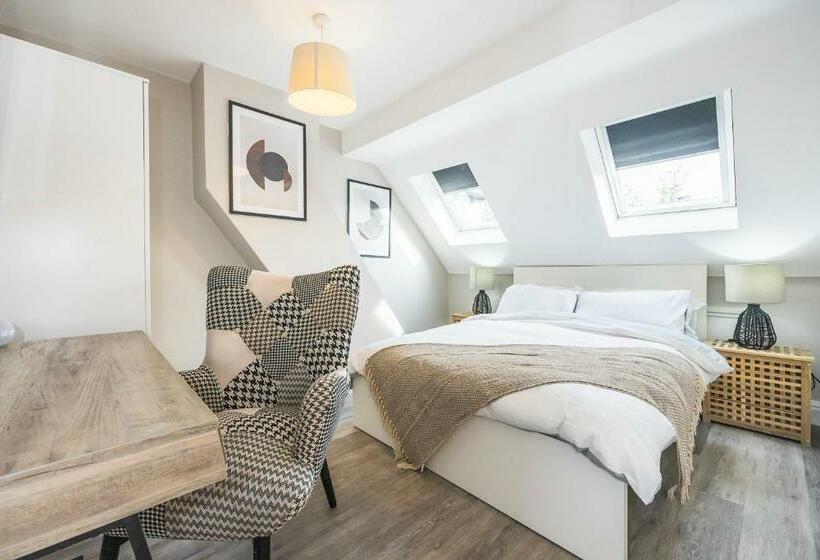 פנסיון The Rainbow