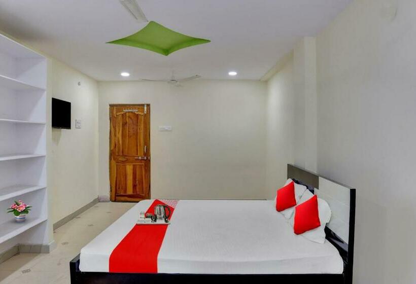 فندق Oyo 70251 Vasara Rooms Banquet Hall