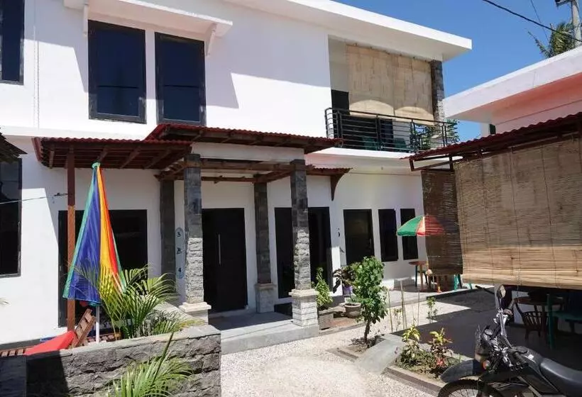 ベッドアンドブレックファースト Wave House Gerupuk South Lombok