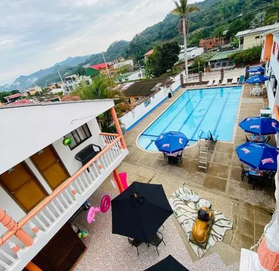 ホテル Caribe La Vega