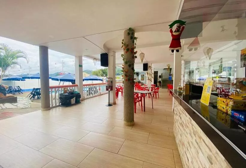 ホテル Caribe La Vega