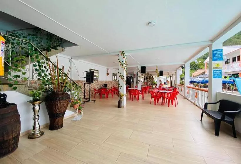 ホテル Caribe La Vega