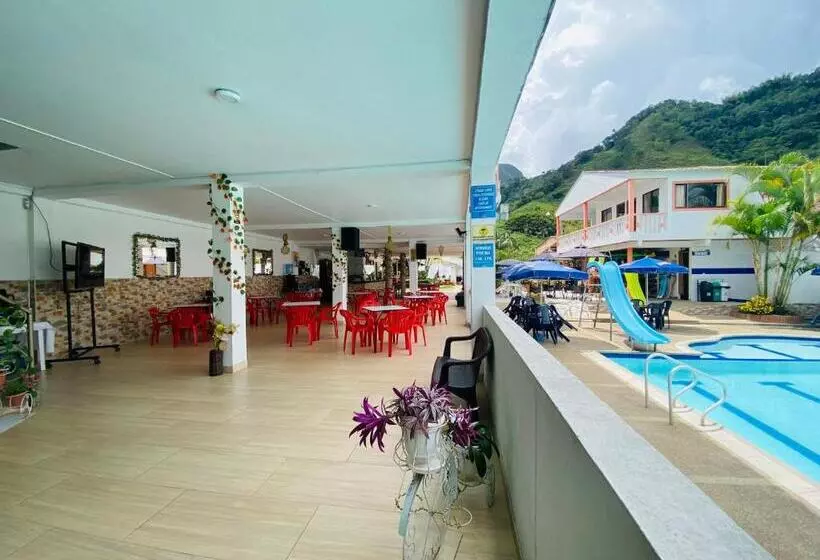 ホテル Caribe La Vega