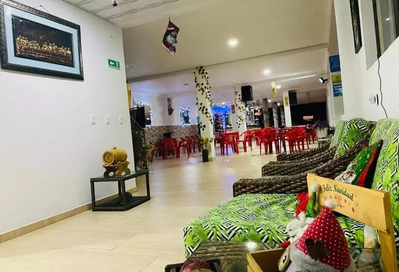 ホテル Caribe La Vega