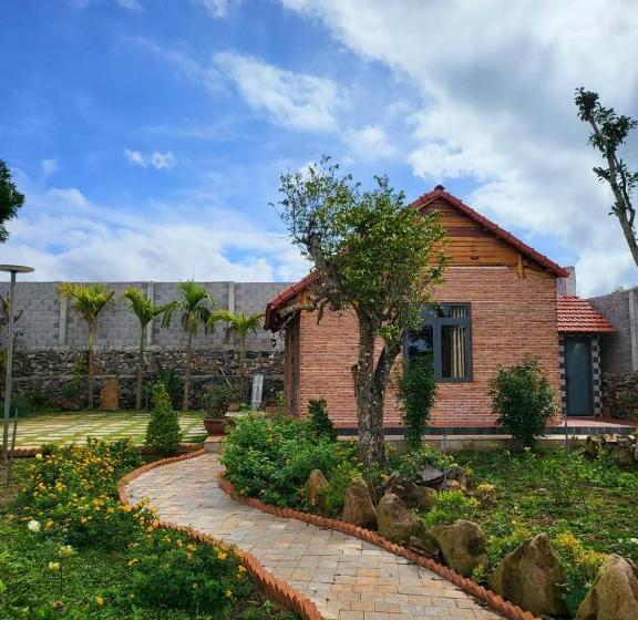 هتل T Farmstay Villa And Resort Buon Ma Thuot City
