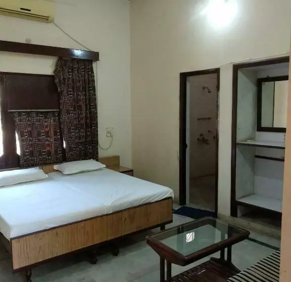 ペンション Ramkuti Guest House