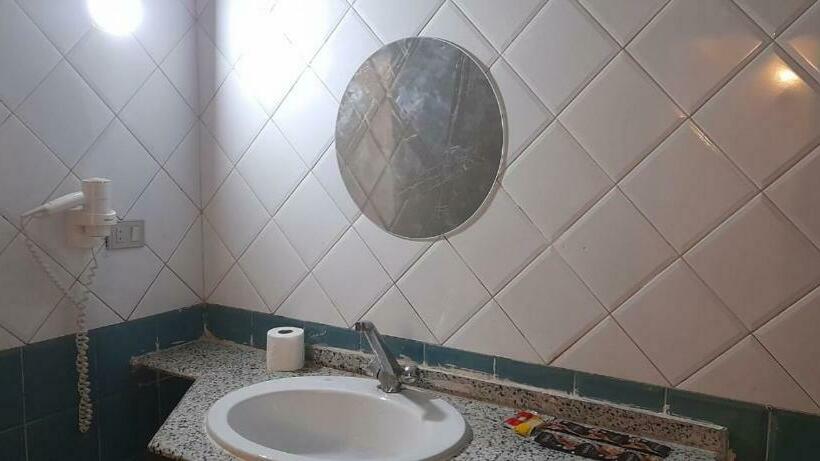 ريجنسي رويال هيلز