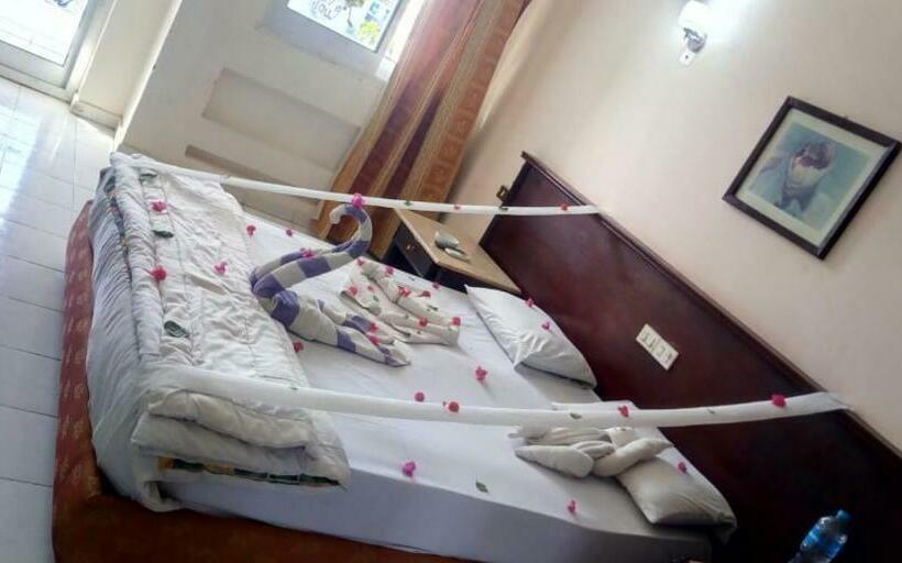 ريجنسي رويال هيلز