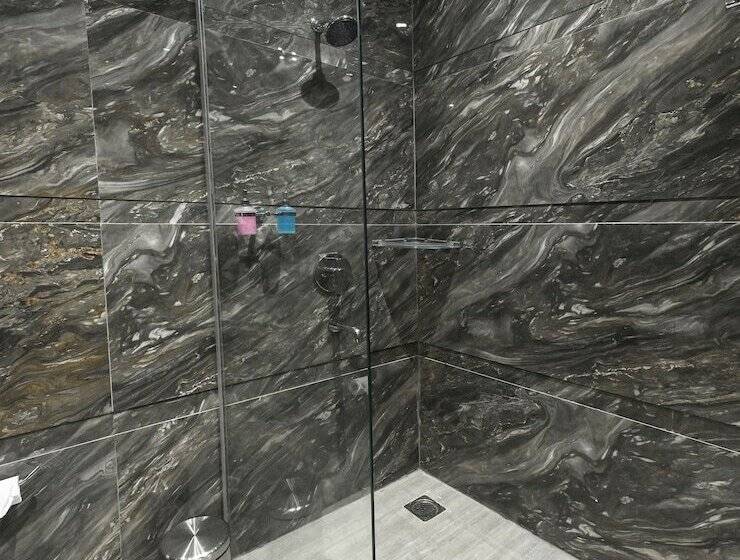 בית מלון כפרי Avalon Palms Agra